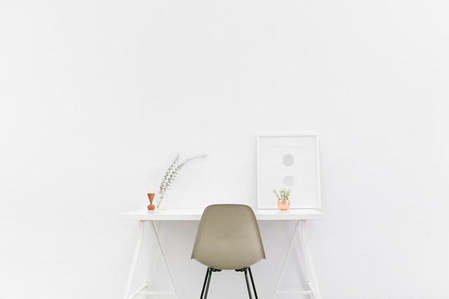 Komfortowy fotel biurowy – jak znaleźć idealny model?
