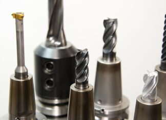 Na czym polega proces frezowania metali?