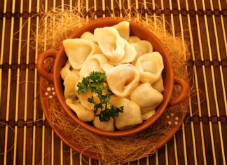 Czym różnią się uszka od pierogów?