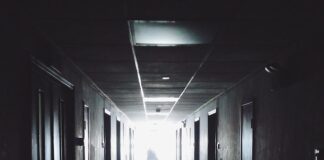 Jak awaryjnie otworzyć bramę?