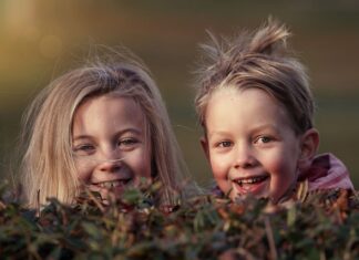 Jak ukryć łączenia tapety? Jak ukryć łączenia tapety?
