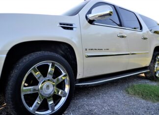 Jak wyjąć zapieczony sworzeń w koparce?