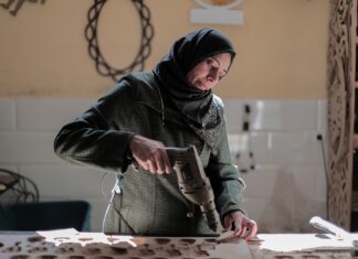 Ile stolarz zarabia na meblach? Ile stolarz zarabia na meblach?